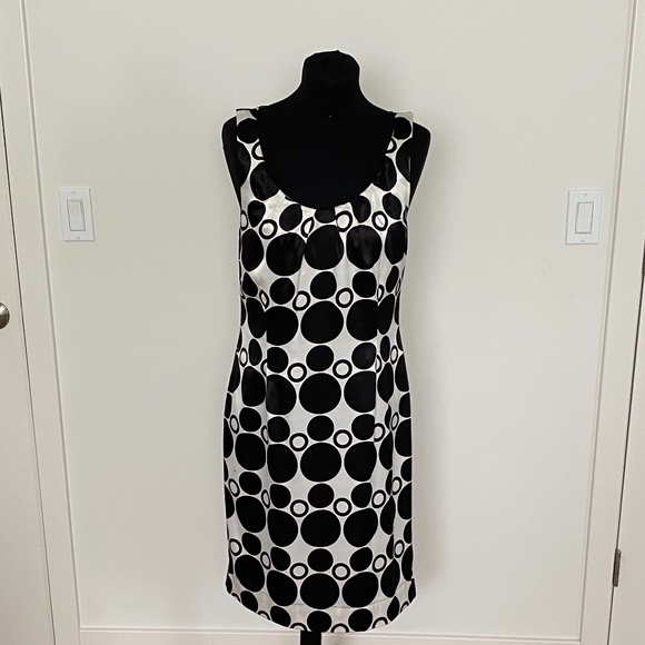 Black and white sleeveless sheath - Picture 1 of 4